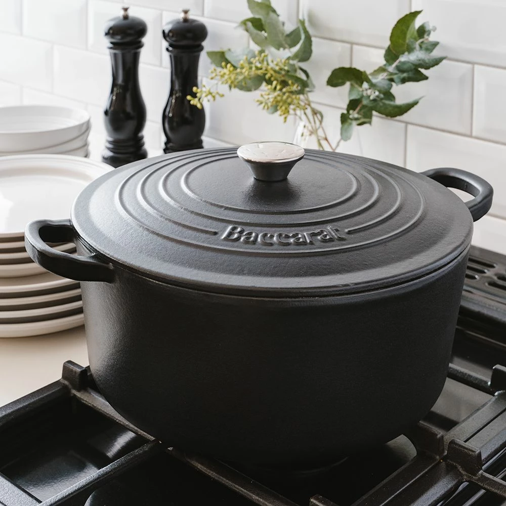 Baccarat Le Connoisseur 29cm Cast Iron Round French Oven With Lid Black 6.3L 6 Baccarat Le Connoisseur 29cm Cast Iron Round French Oven With Lid Black 6.3L - Image 4