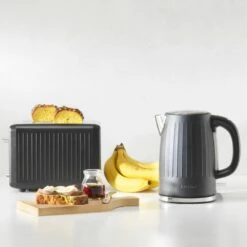 Baccarat The Toasty Slice 2 Slice Toaster Black -Gourmet Sales Shop pcp 1039349 9